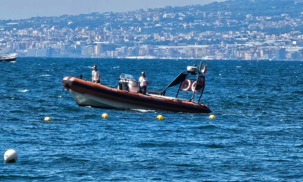 Guida moto d'acqua senza patente a Seiano, multa da 3600 euro
