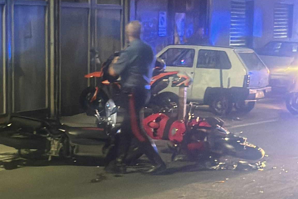 Santa Maria la Carita', incidente tra scooter: grave motociclista 