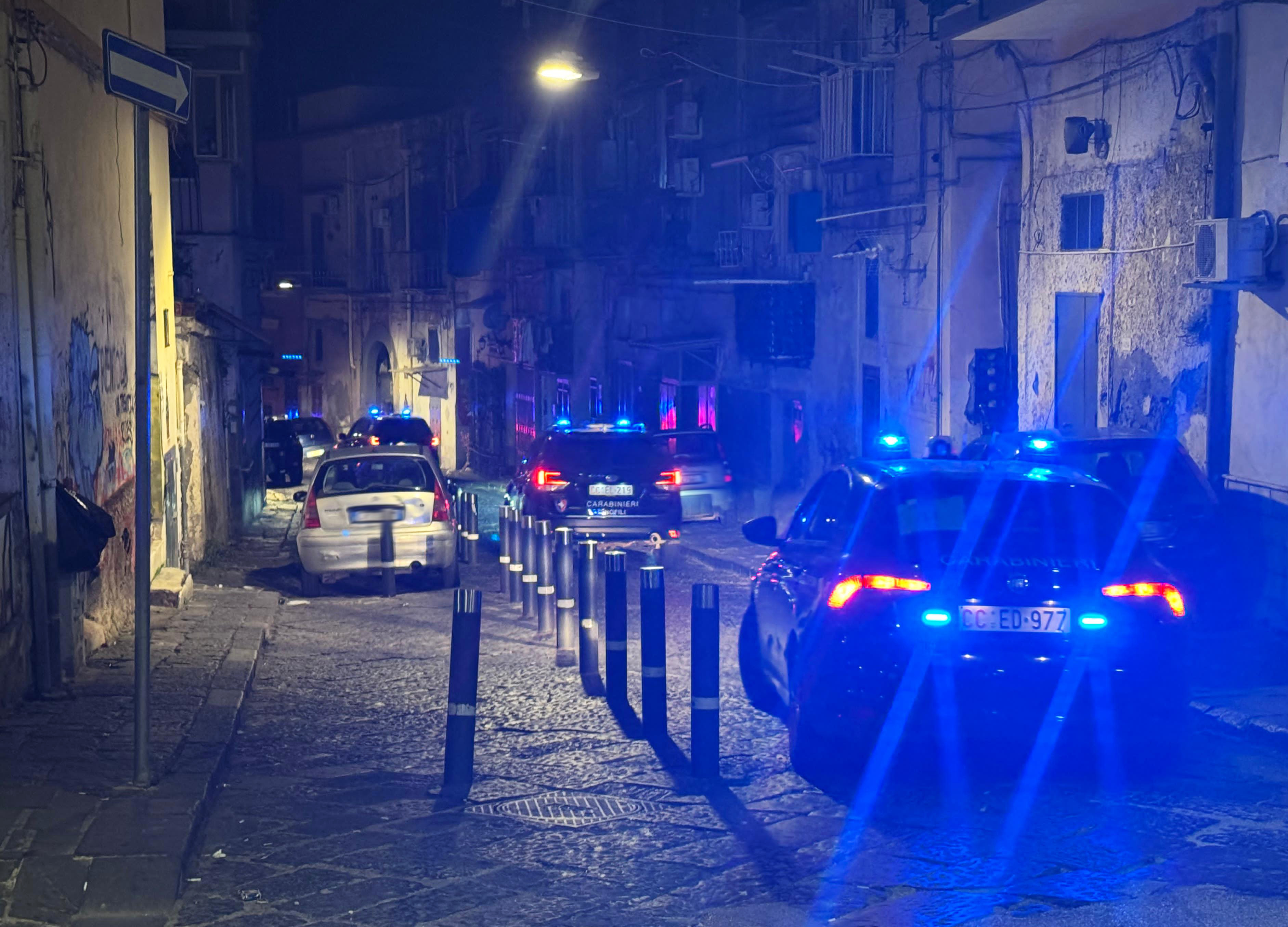 Ercolano, scoperto traffico di droga e gestione di più piazze: 21 arresti
