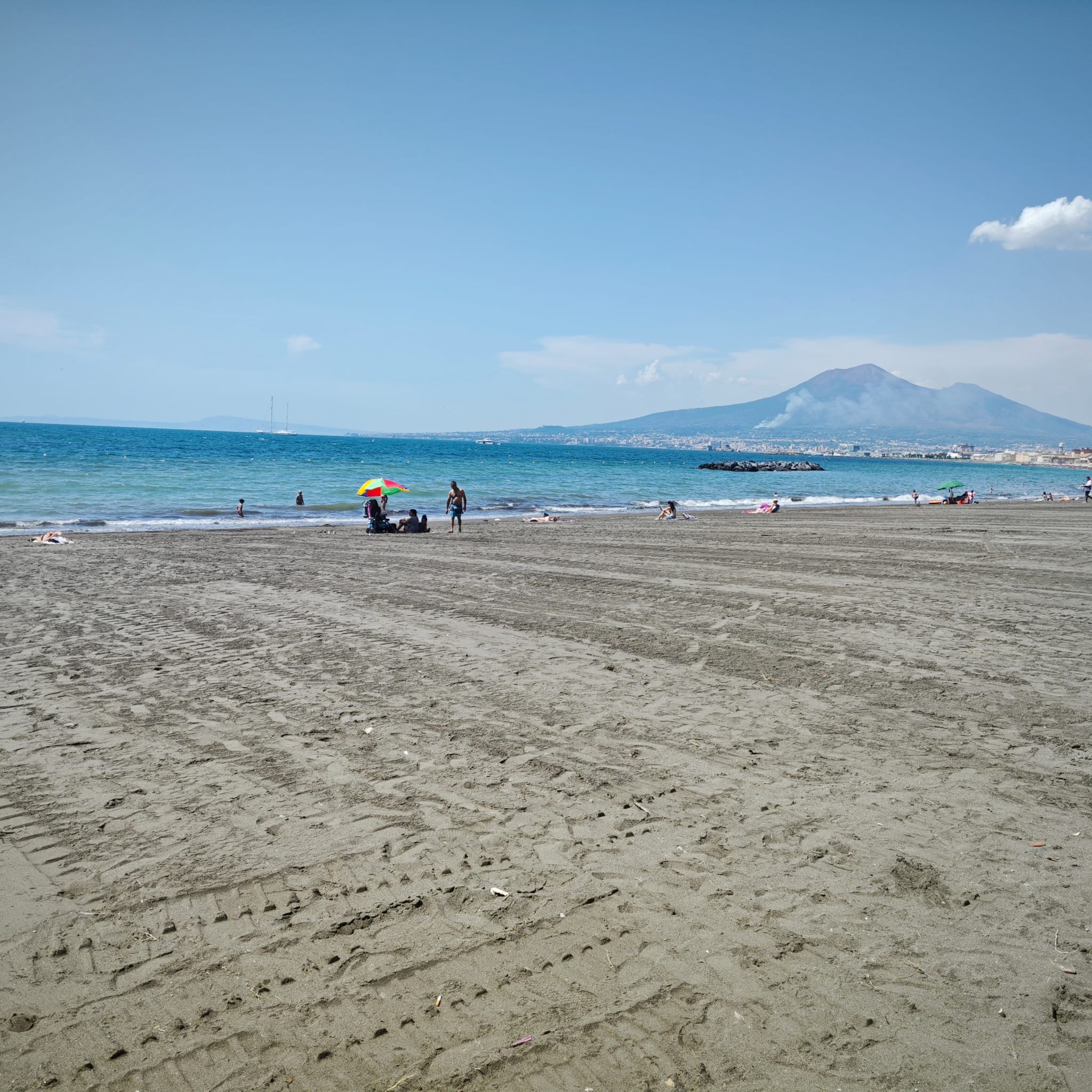 Castellammare, sul lungomare torna il divieto per il mare inquinato Vicinanza: 'Stop ai tuffi'