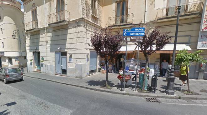 Vico Equense, commerciante accoltellato da un vicino: fermato stabiese 