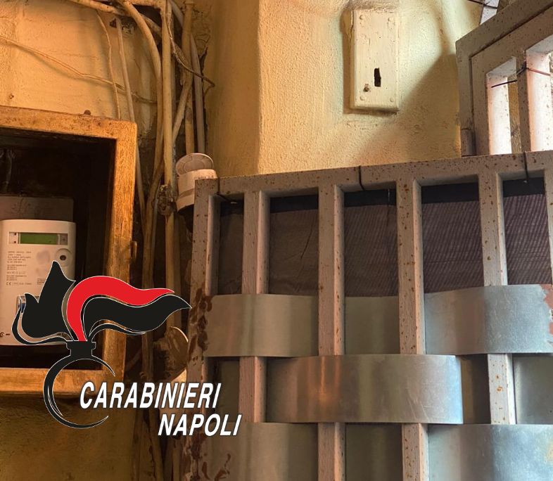 Ercolano, venticinquenne ai domiciliari organizza piazza di spaccio a casa: arrestati in due