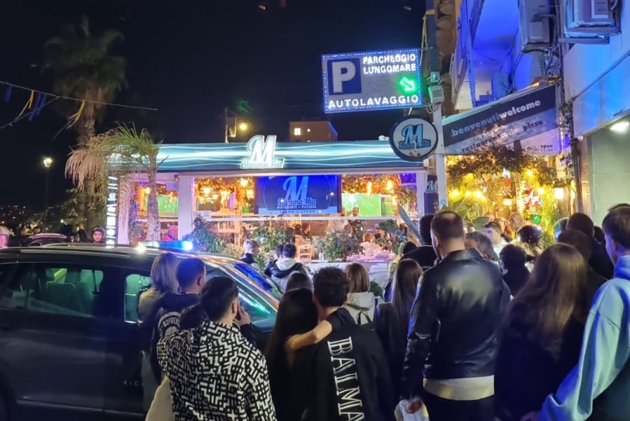 Castellammare, tragedia sul lungomare: muore in un ristorante per un malore