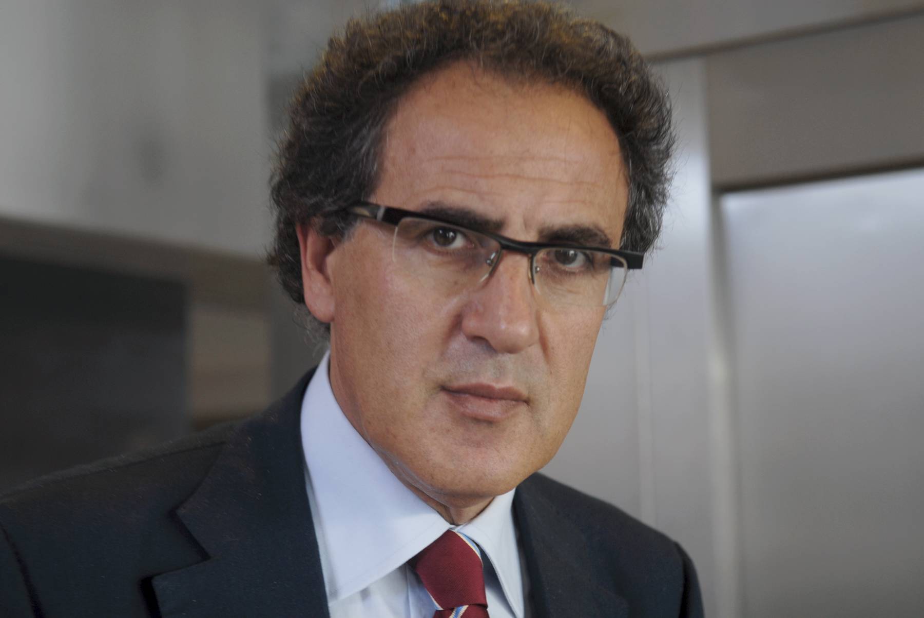 Sommese dal consiglio regionale alla cella, piange davanti al magistrato: 