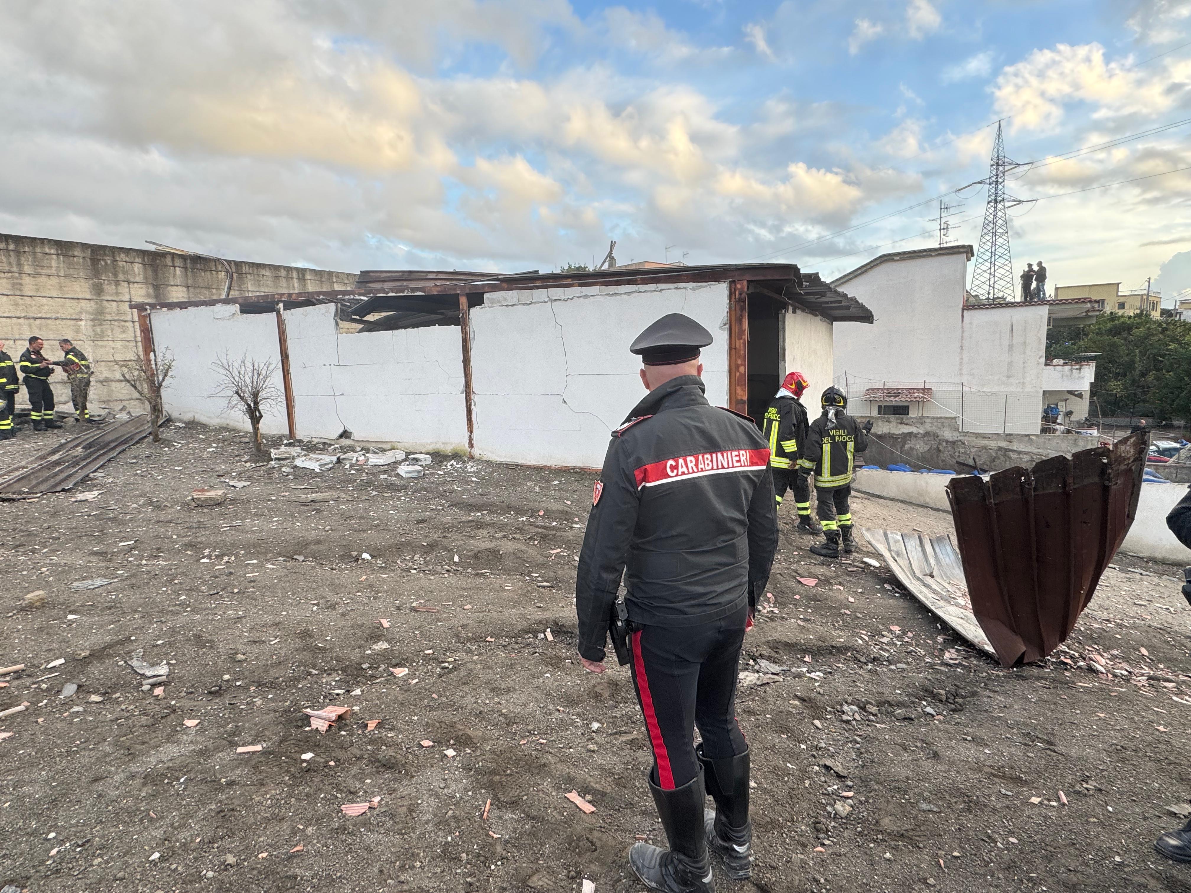Tragedia a Ercolano, esplode fabbrica abusiva di fuochi d’artificio: tre morti