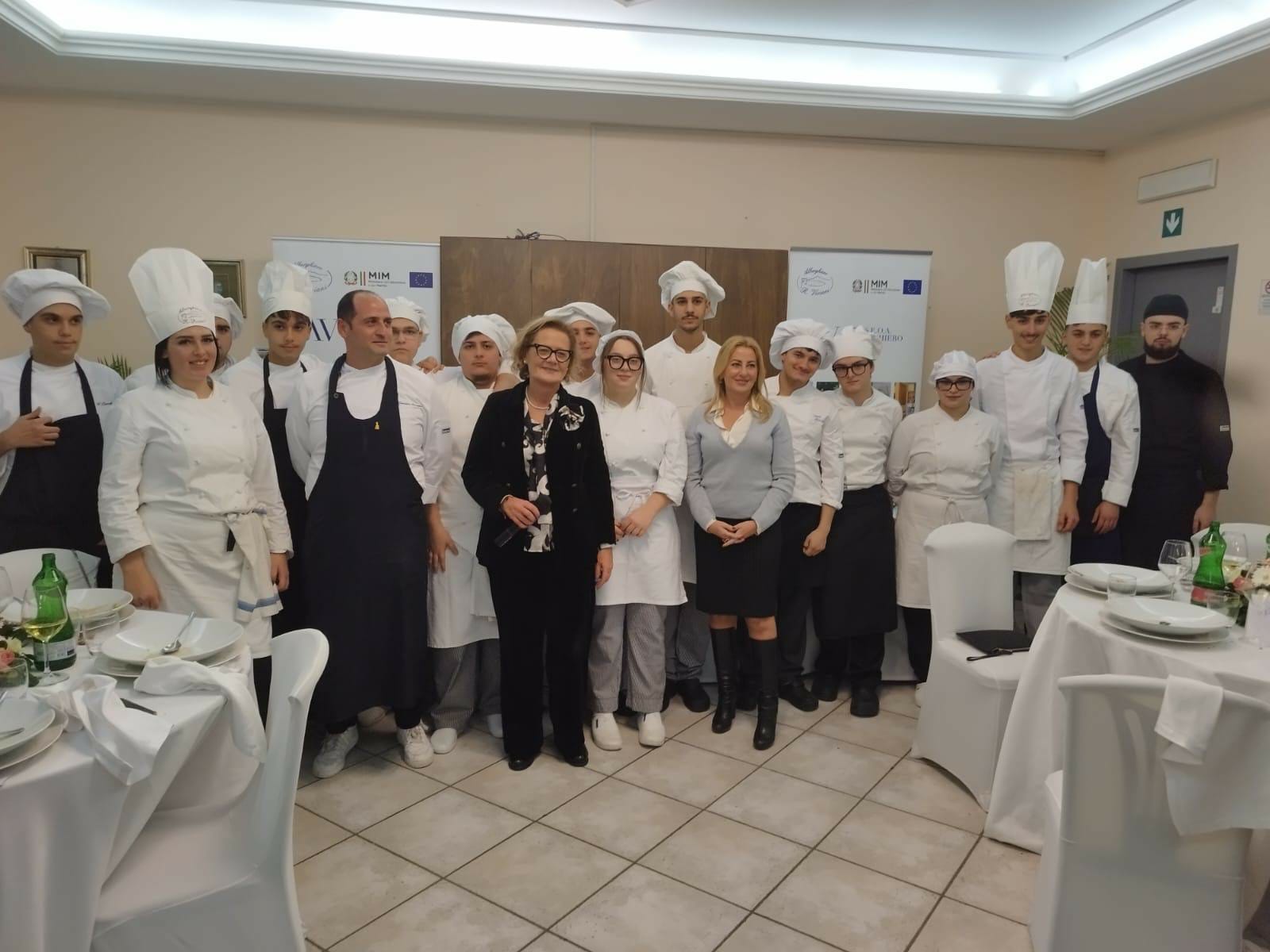 Castellammare, gli alunni dell'alberghiero cucinano con chef stellati per una cena speciale 