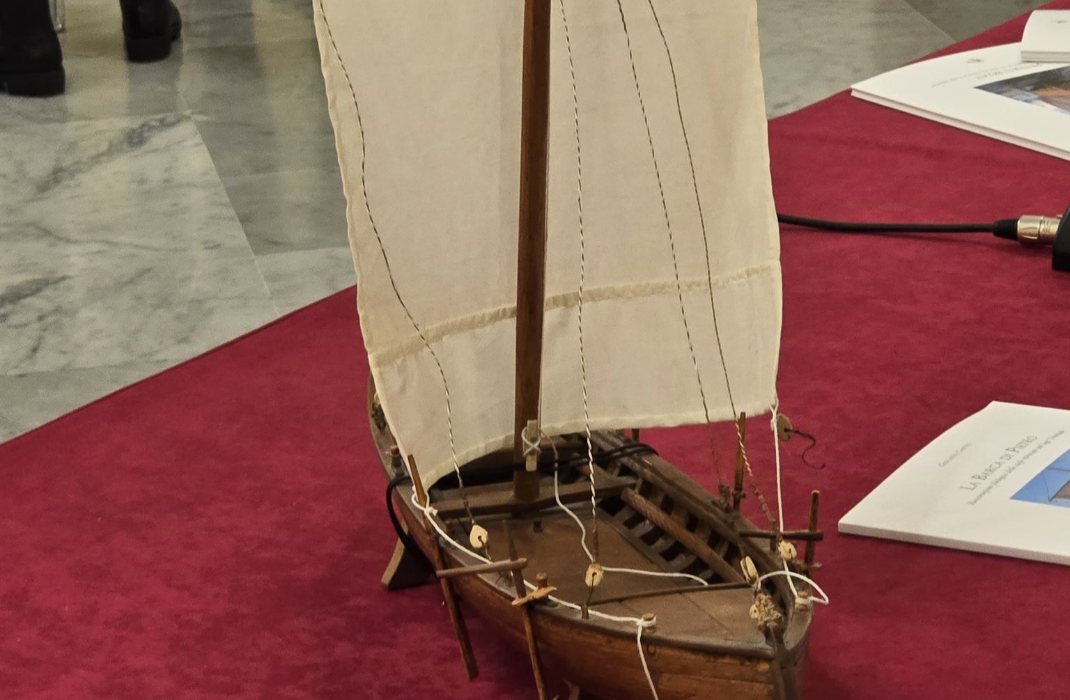 Sorrento celebra la tradizione, presentata la barca di Pietro