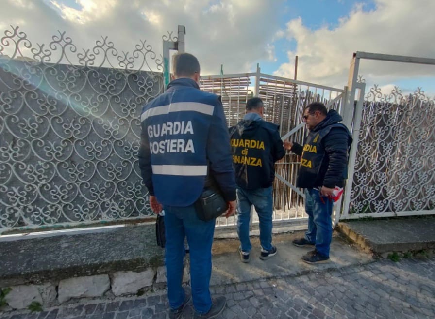 Vico Equense, abusi edilizi in un noto albergo: scatta il sequestro 