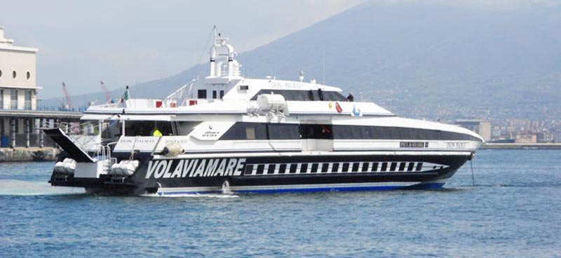 Castellammare, colpa del maltempo aliscafo costretto ad attraccare nel porto stabiese