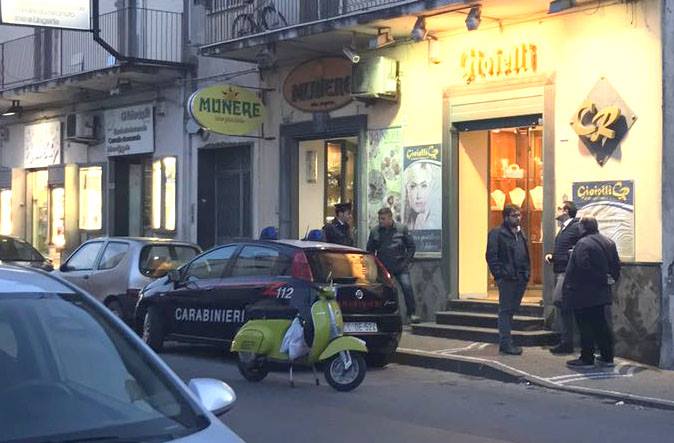 Rapina in gioielleria, presa la banda che aveva massacrato il commerciante dell'Annunziatella