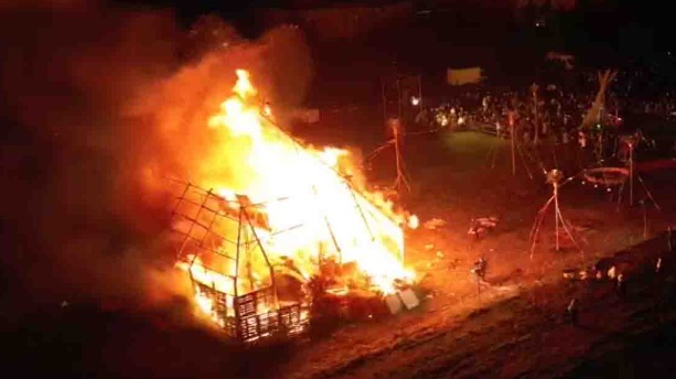 Il rito del fuoco e l'accensione del 'cippo' chiudono i festeggiamenti per Sant'Antuono