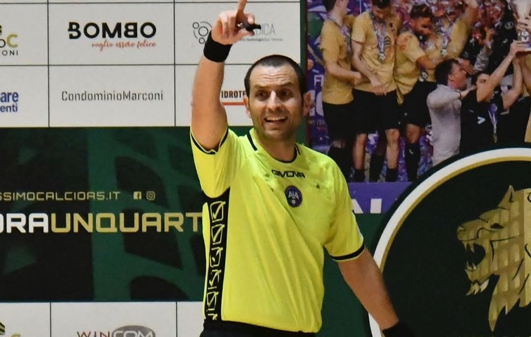 Castellammare, esordio per Buonocore: arbitro stabiese debutta in serie A calcio a 5