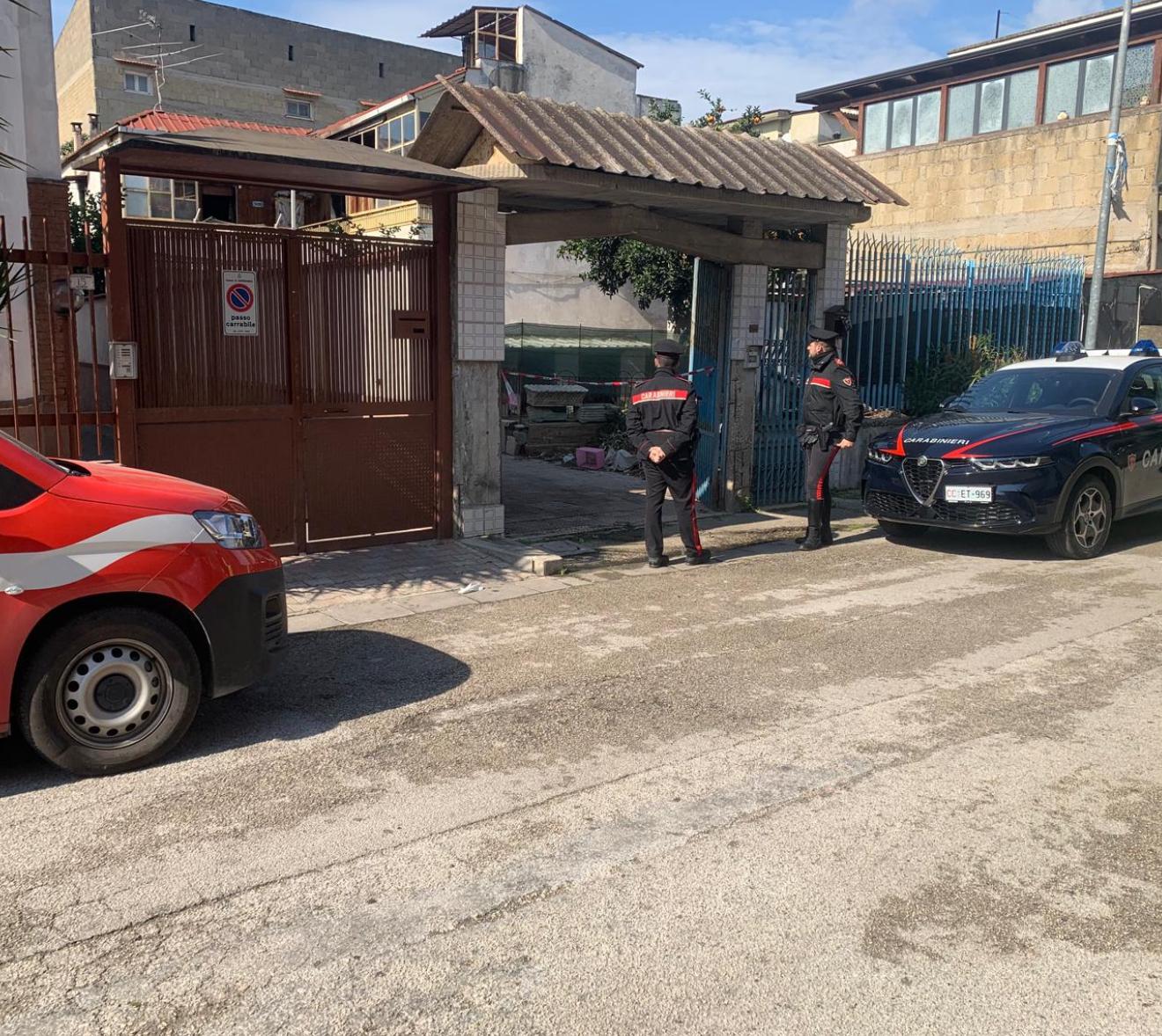 Incendio nel napoletano, appartamento in fiamme: muore 60enne