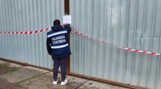 Castellammare, cantiere navale inquina: sequestrato un capannone 