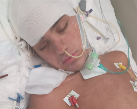 Torre Annunziata, Luigi in coma dopo un incidente: raccolta fondi per restituirgli una speranza
