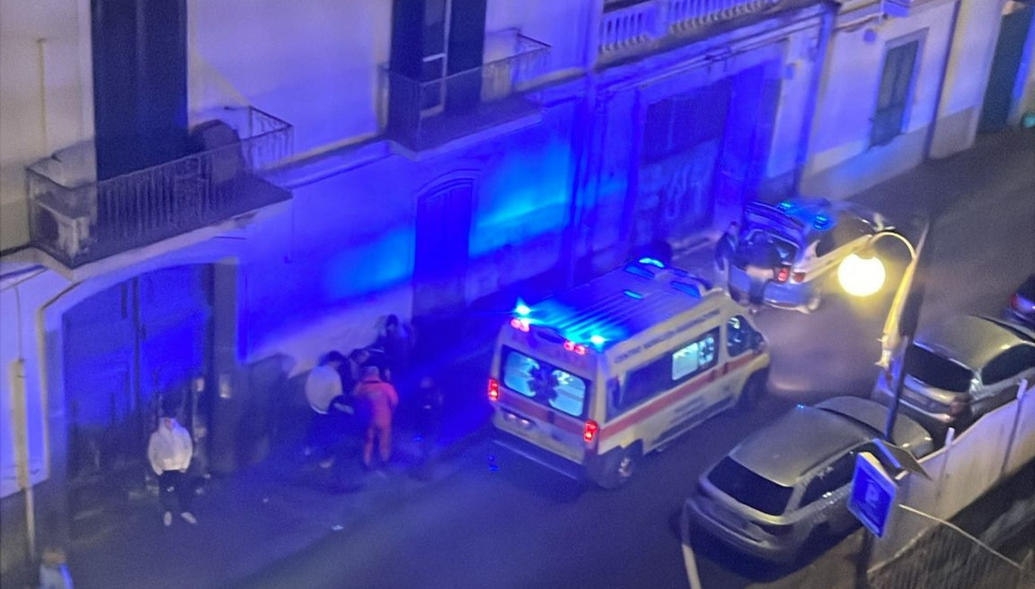 Castellammare, panico in centro per una lite: un ferito in ospedale 