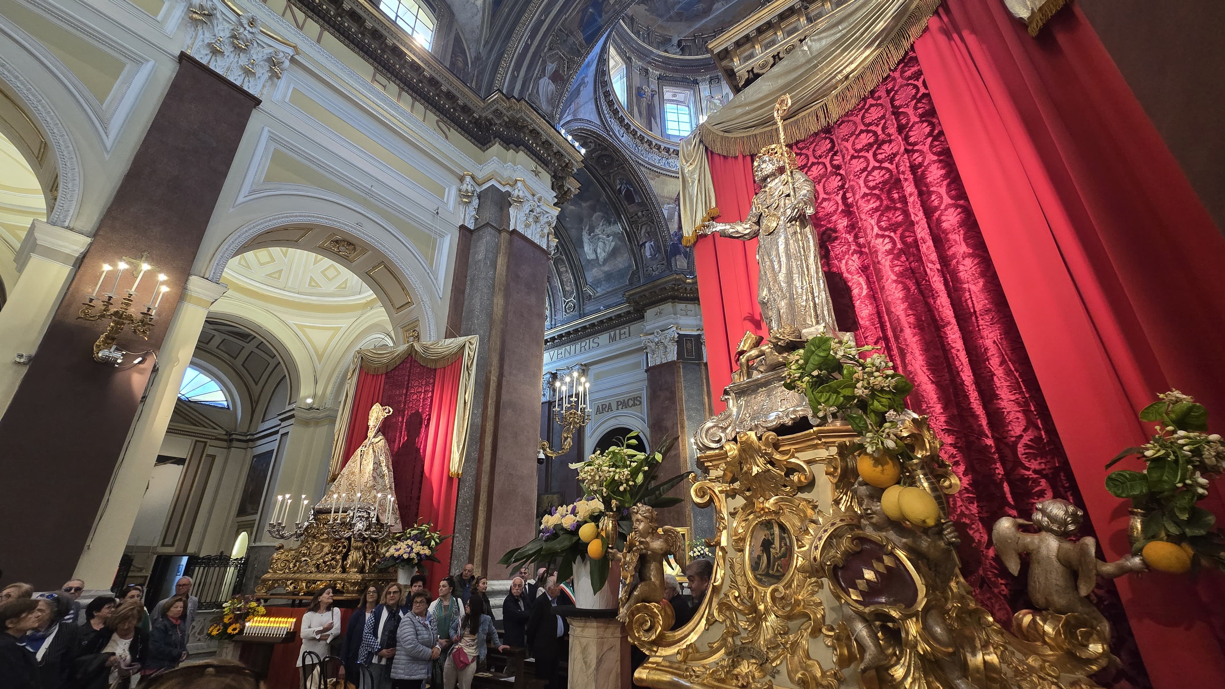 Castellammare, la statua di Sant'Antonino da Sorrento all'insegna dell'amicizia 