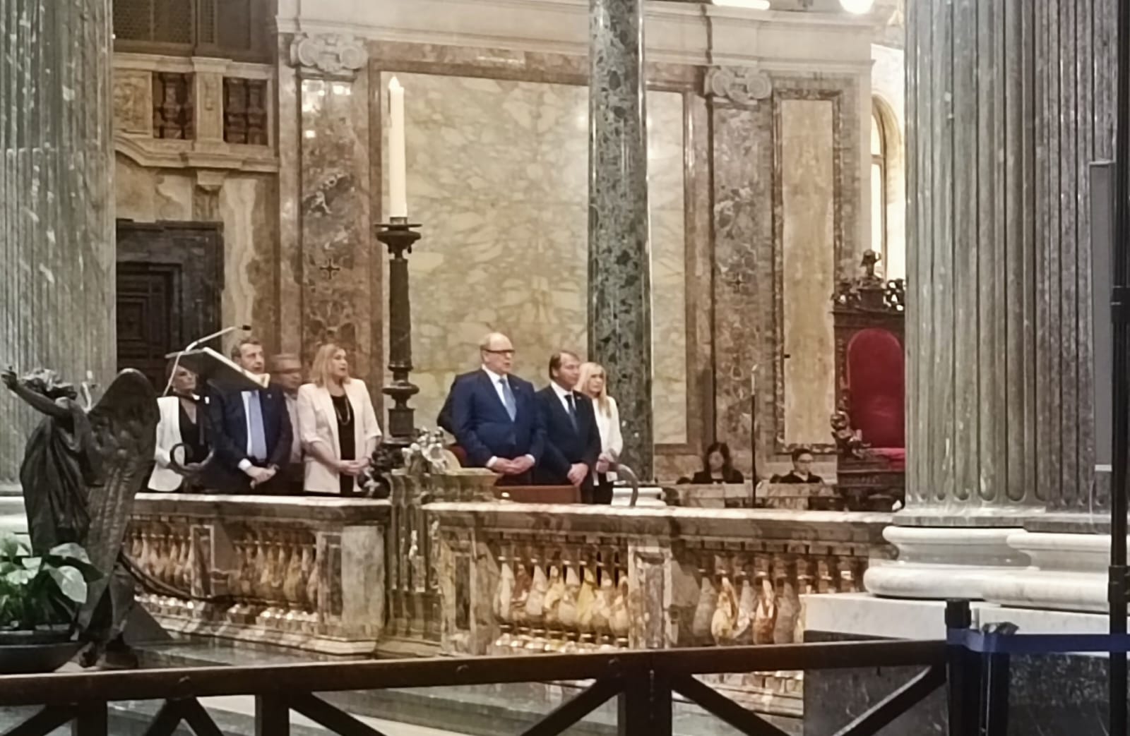 Pompei, il principe Alberto di Monaco al Santuario: messa in memoria di Grace Kelly