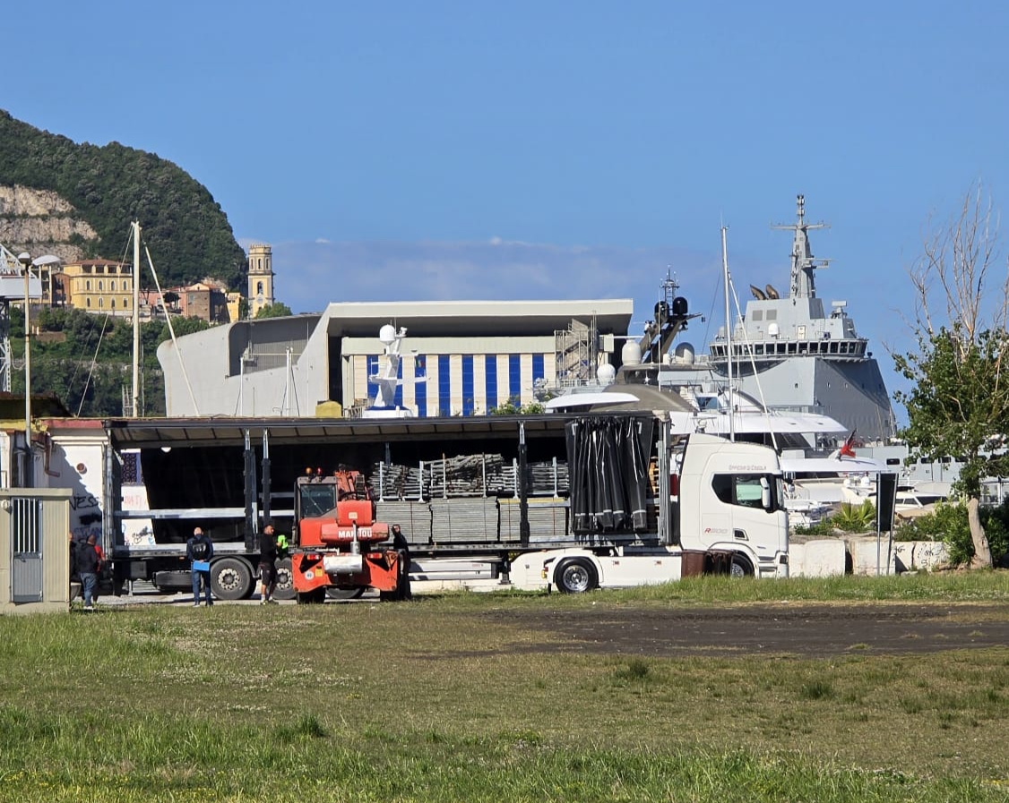 Castellammare, Beach soccer sulla spiaggia: al via la realizzazione dell'arena 