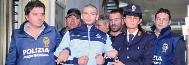 Castellammare, al killer Romano contestati omicidi e agguati non raccontati nella tesi di laurea