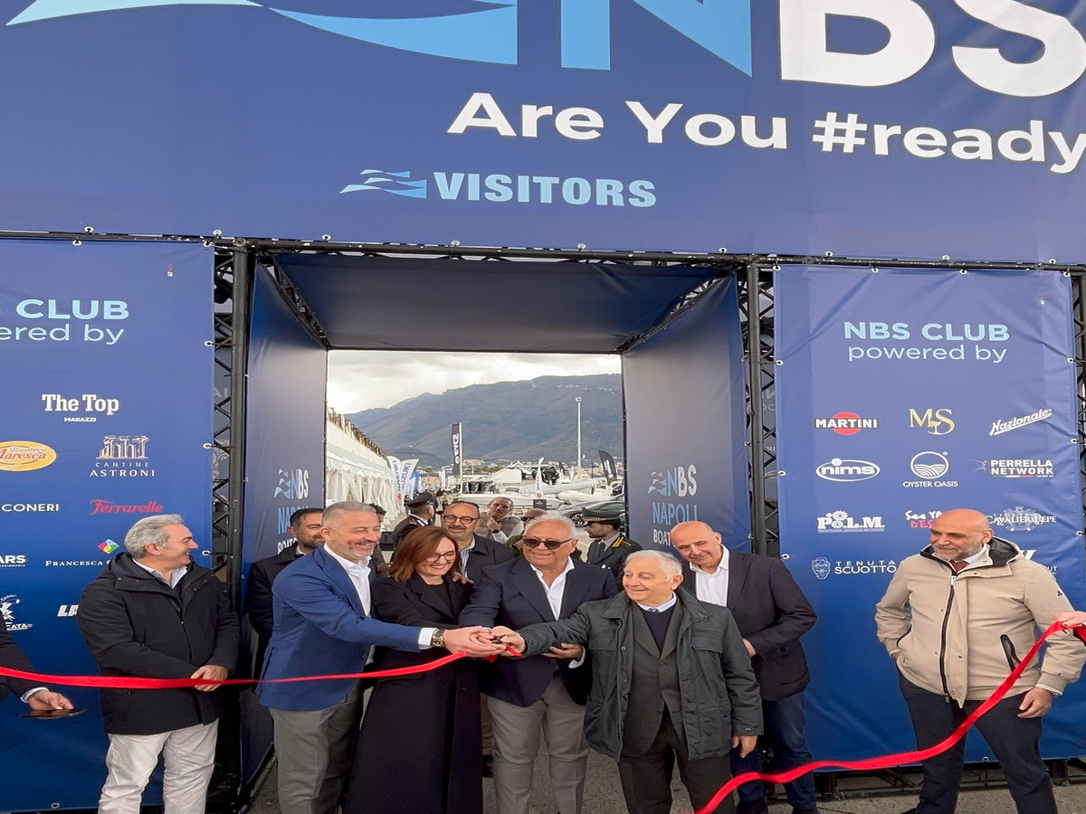 Castellammare, inaugurato il Napoli Boat Show a Marina di Stabia: 'Come Cannes'