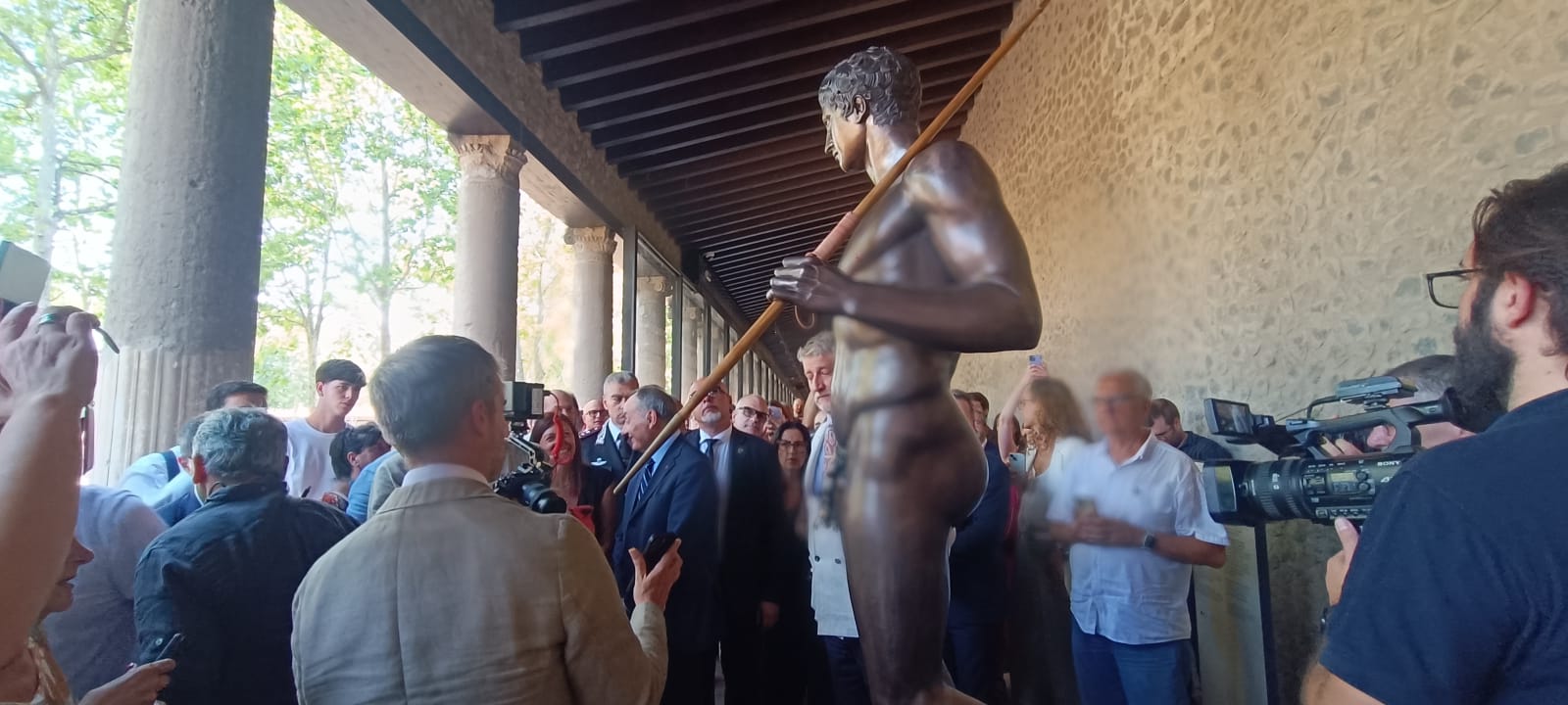 Dorifero di Stabiae, attacco del M5s a Giuli: 'Basta passerelle, si chieda alla rete USA la restituzione'