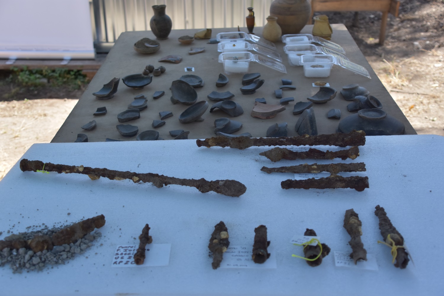 Scavi di Pompei, i doni agli Dei arrivati da tutto il Mediterraneo: i gioielli ritrovati nel santuario