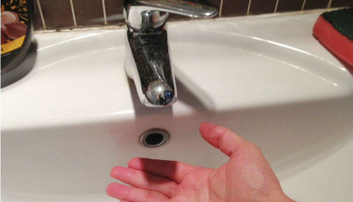 Stop all'acqua in periferia, domani rubinetti a secco per sette ore dal Parco Imperiale all'Annunziatella