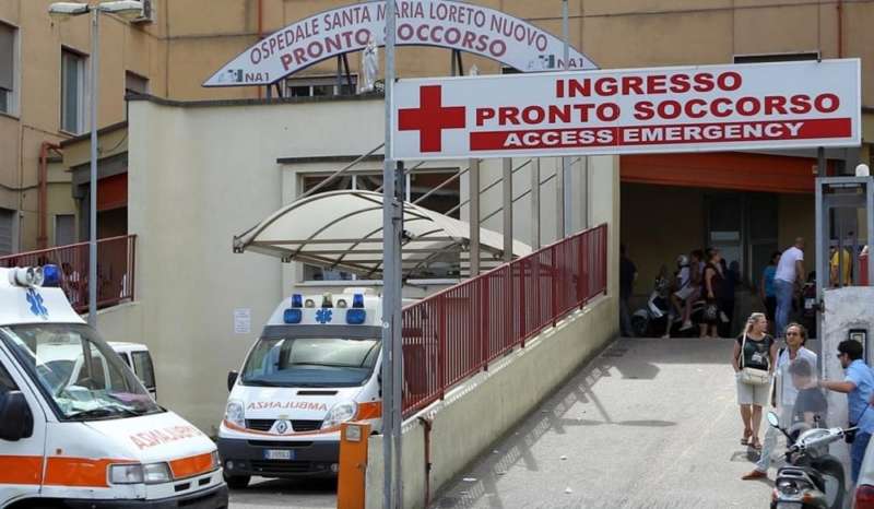 Cade nella sua stanza di ospedale, muore paziente di Sorrento: inchiesta sul Loreto Mare