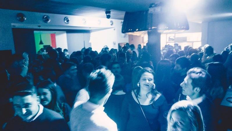 Allo Spicy club notte di follia per festeggiare e divertirsi con musica di qualitÃ 