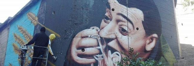 TotÃ² il volto simbolo della cittÃ  della pasta, a Gragnano il murale di Jorit
