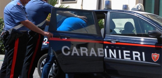 Tenta di uccidere il padre per salvare la mamma a Torre Annunziata: arrestato il figlio