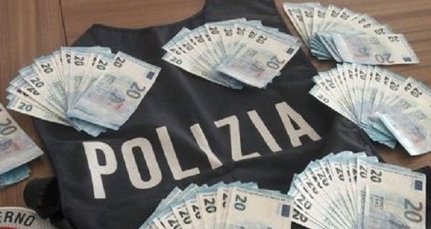 Da Castellammare a Sulmona con soldi finti: scoperta banda di falsari