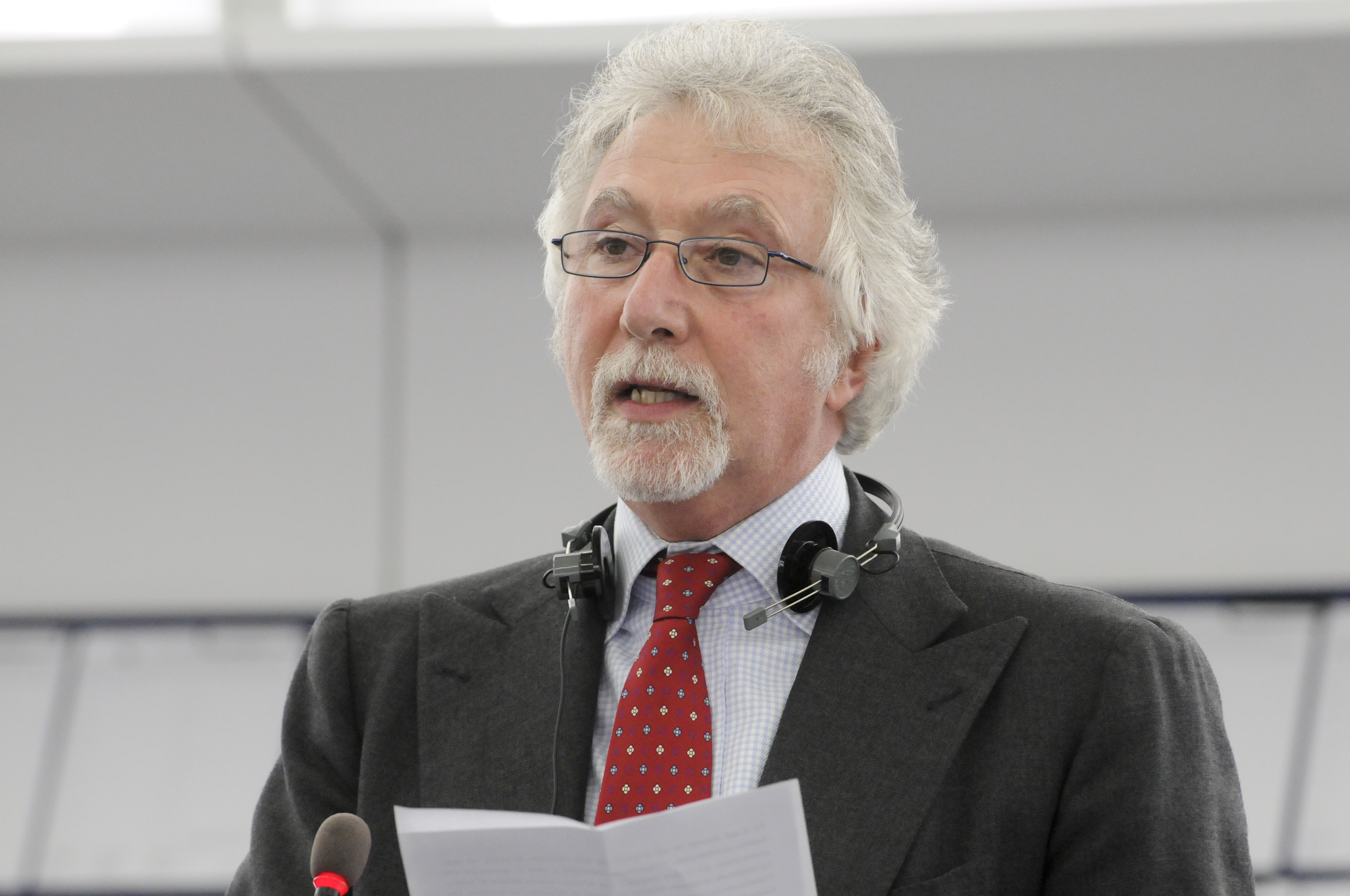 Al Senato scontro Rivellini-Manniello, ancora rebus alla Camera per il centrodestra