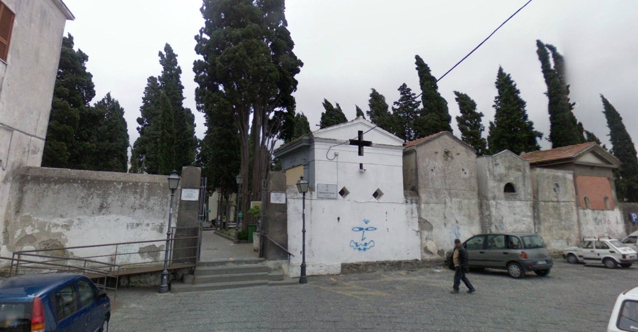 Business dei loculi al cimitero di San Giorgio, tre arresti: nei guai anche colonnello dei Vigili urbani