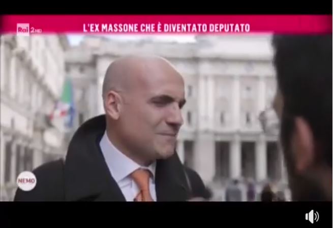 Scoppia un nuovo caso Vitiello sull'indennitÃ  da tredicimila euro, il parlamentare di Castellammare: 