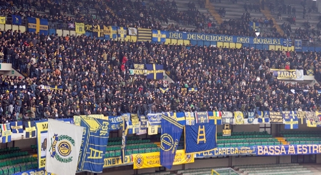 Al San Paolo un coro per Higuain, poi i tifosi azzurri intonano 