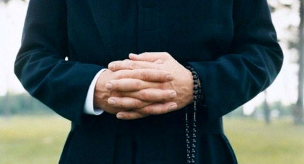 Da Napoli all'area vesuviana, quattro falsi preti celebrano messe e matrimoni: 'State attenti'