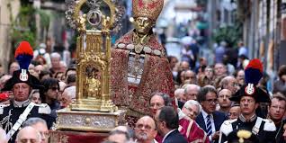 A Napoli Ã¨ il giorno del miracolo, il prodigio Ã¨ avvenuto. Ecco la storia di San Gennaro: culto e leggenda