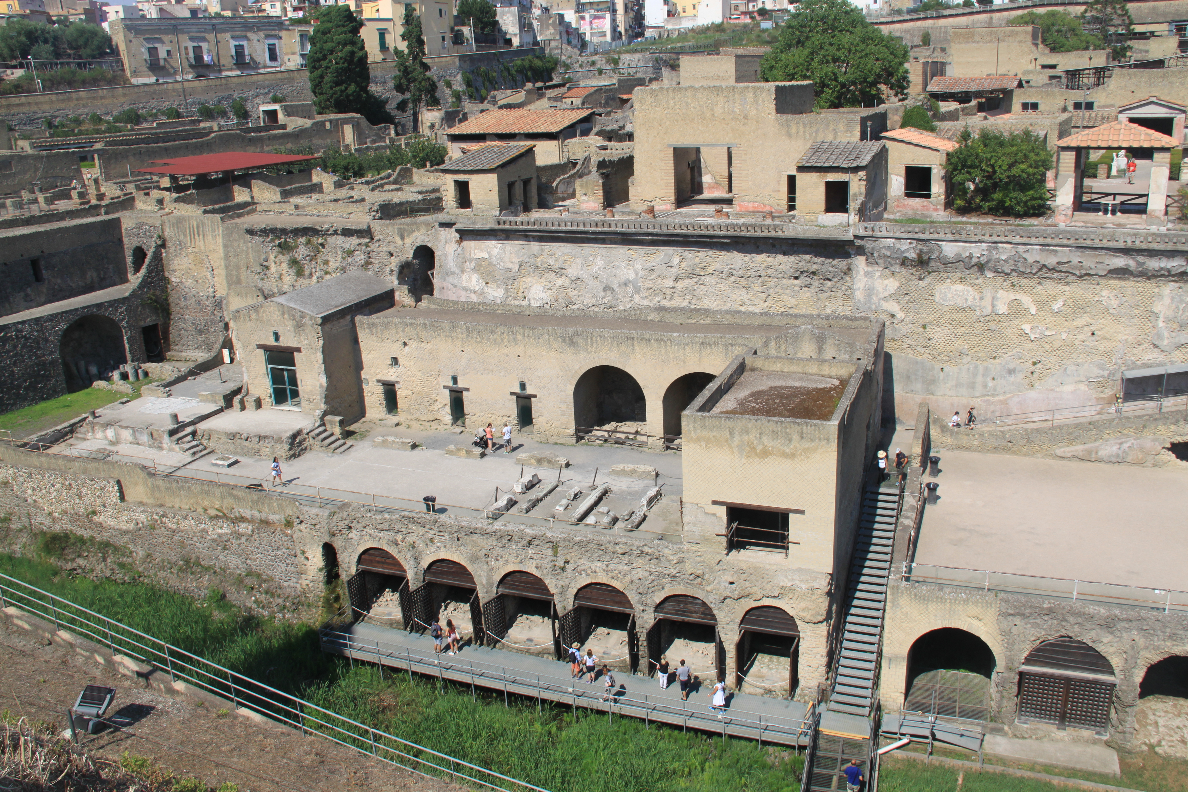 La morte orribile dei fuggiaschi di Ercolano nell'eruzione del Vesuvio nel 79 d.c.