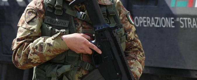 Concorsi truccati, 15 mila euro per entrare nell'esercito: arrestati in 14