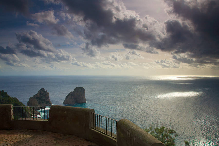 Maltempo a Capri, una bomba d'acqua provoca crolli e allagamenti