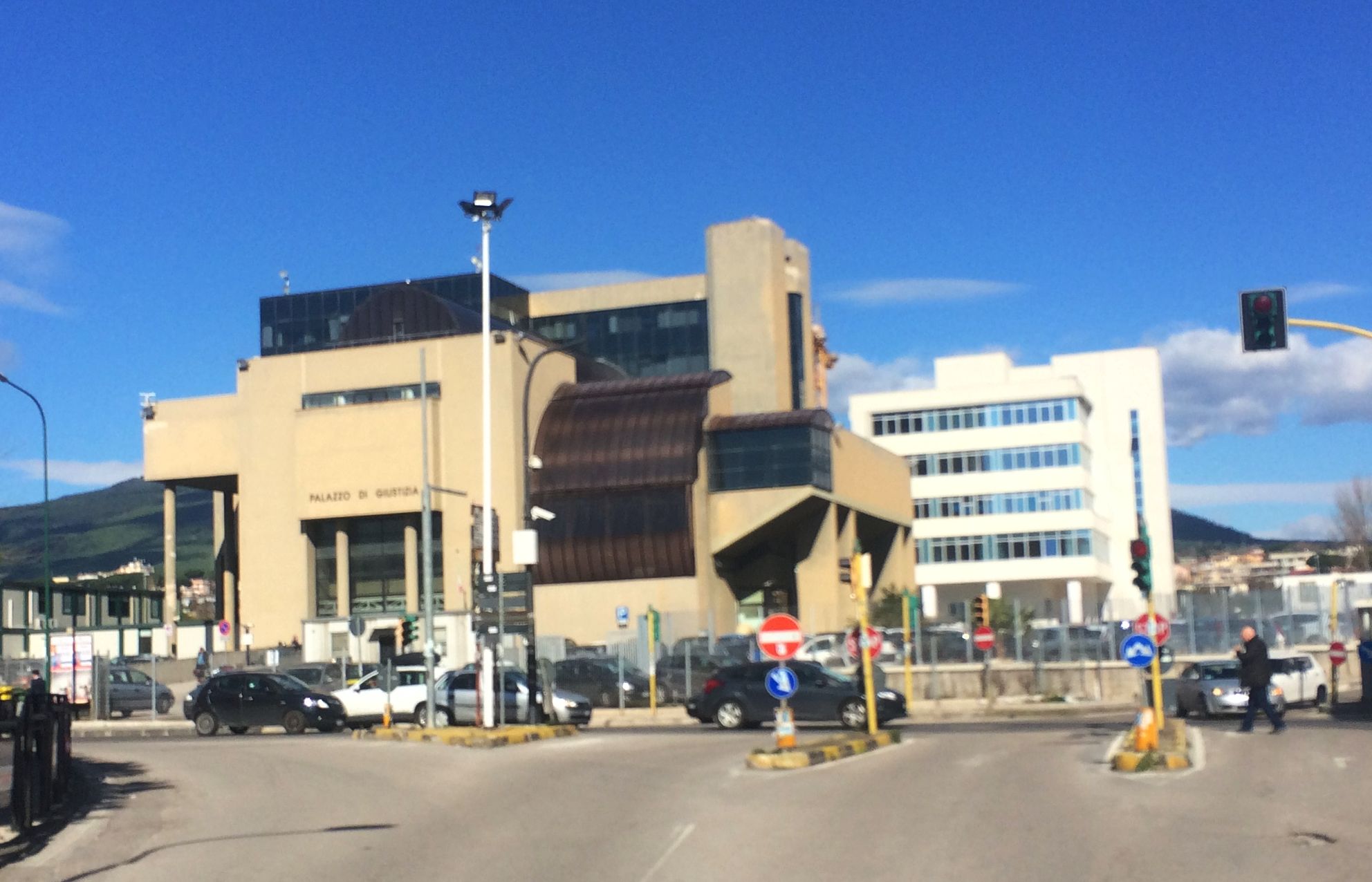 A Torre Annunziata tre giorni di caos, rischio paralisi nella zona del Tribunale