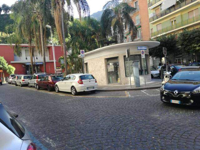 A Castellammare tenta raid in un bar, arrestato pregiudicato