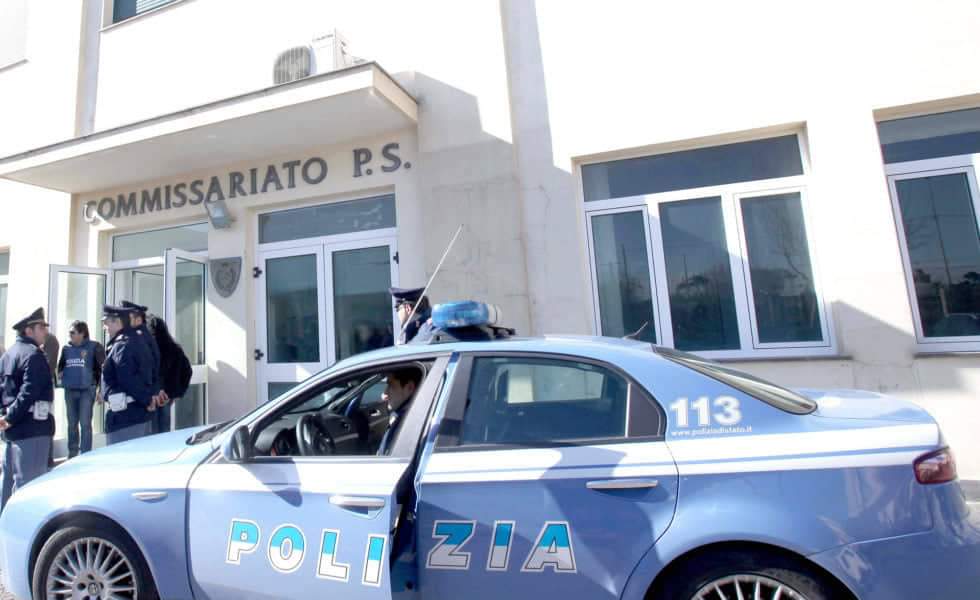 Castellammare, violenta e picchia la moglie: arrestato ausiliare del traffico 