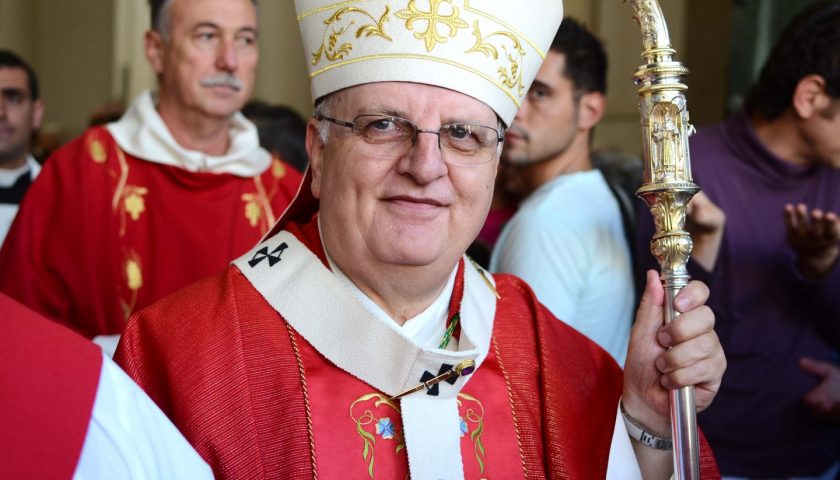Si dimette il vescovo di Salerno, monsignor Moretti: 
