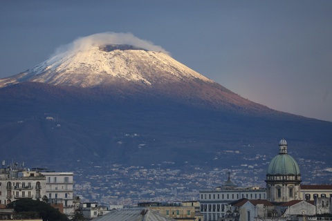 Campania con la neve, Vesuvio di nuovo imbiancato 